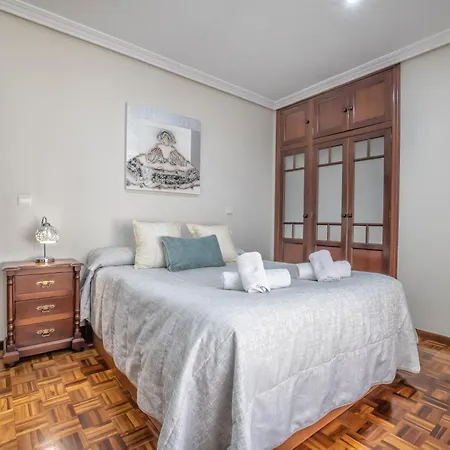 Esmeralda & Parking Incluido & Centro アパート *